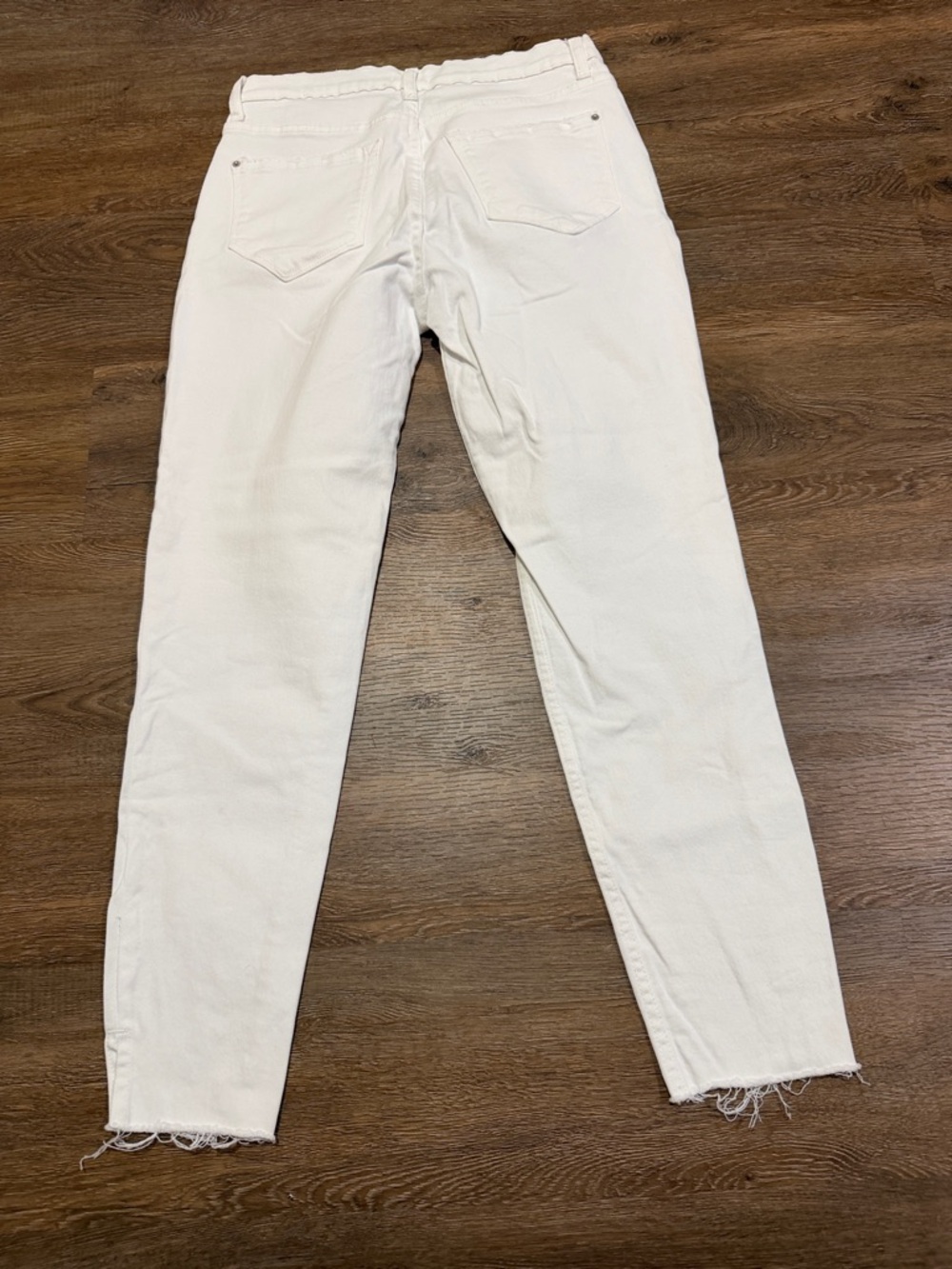 Kensie Vintage Luxe Ultimate High Rise Skinny Jeans with Frayed Hem - Picture 7 of 8